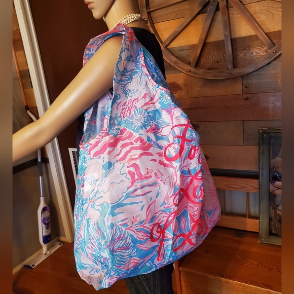 Lilly Pulitzer Floral Reusable Shopping Tote Bags (2) - Picture 10 of 14